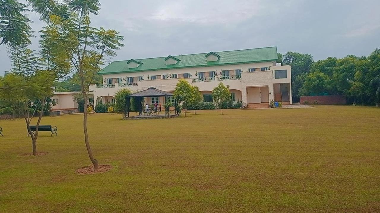 Hotel Sarai Bharatgarh Nohan エクステリア 写真