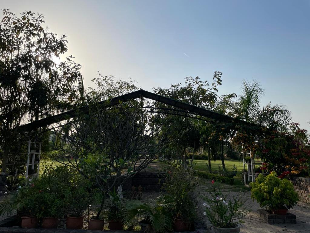 Hotel Sarai Bharatgarh Nohan エクステリア 写真