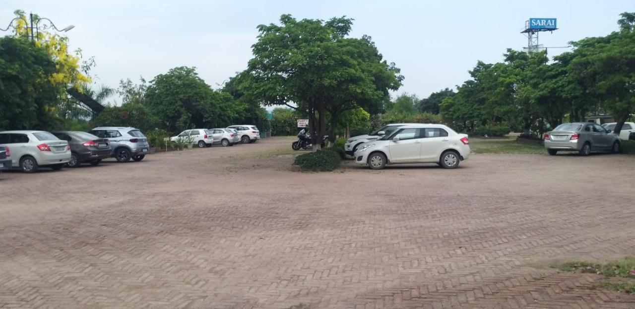 Hotel Sarai Bharatgarh Nohan エクステリア 写真